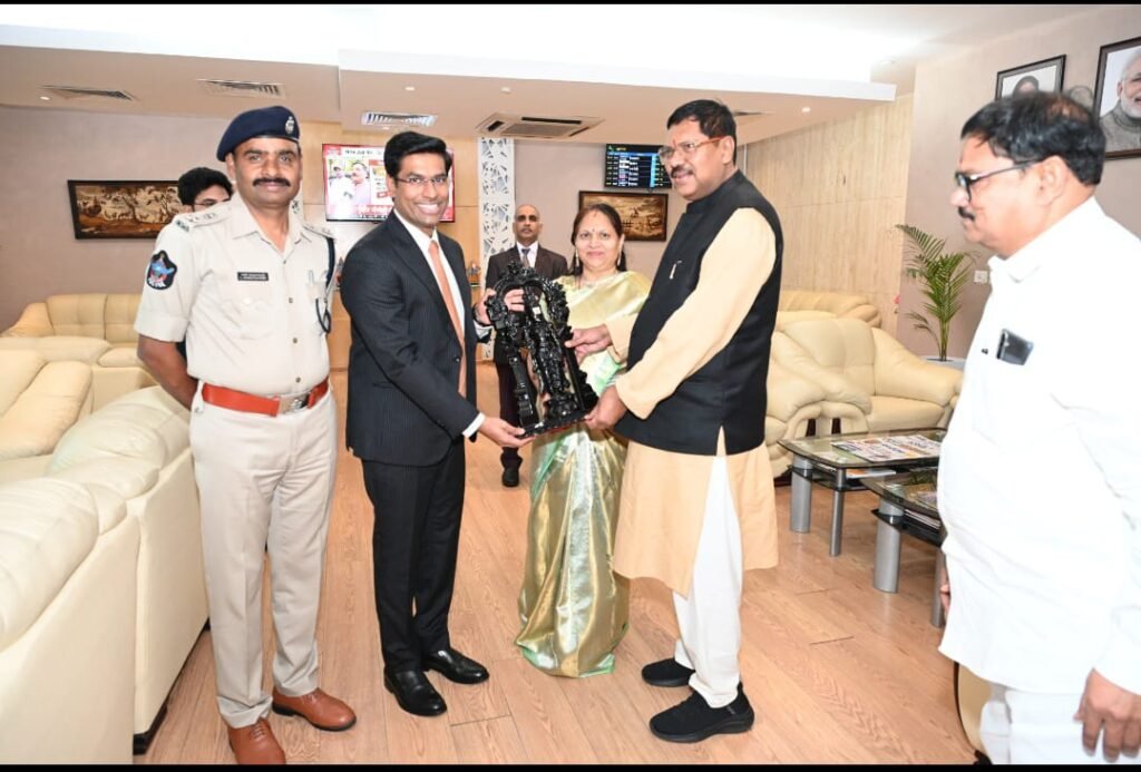 సుప్రీం కోర్ట్ ప్రధాన న్యాయమూర్తికి సాదర వీడ్కోలు…..