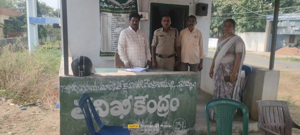 ధాన్యం అక్రమ రవాణాకు నియంత్రణకు&nbsp; చెక్ పోస్ట్ పౌర సరఫరాల శాఖ డిటి విజయ్ బాబు