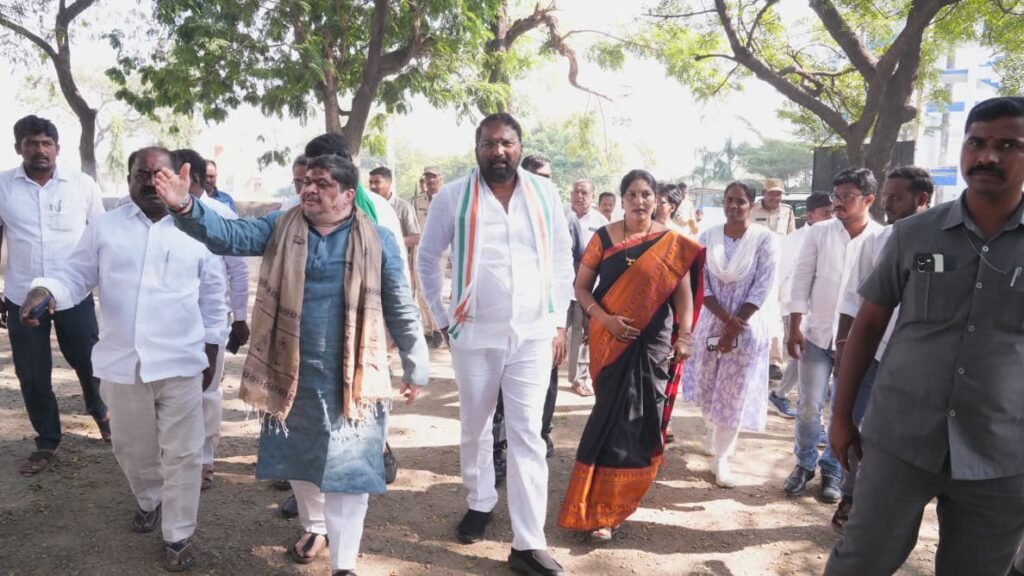 హుస్నాబాద్‌లో అభివృద్ధి పనులు వేగవంతం – మంత్రి పొన్నం ప్రభాకర్ పర్యటన