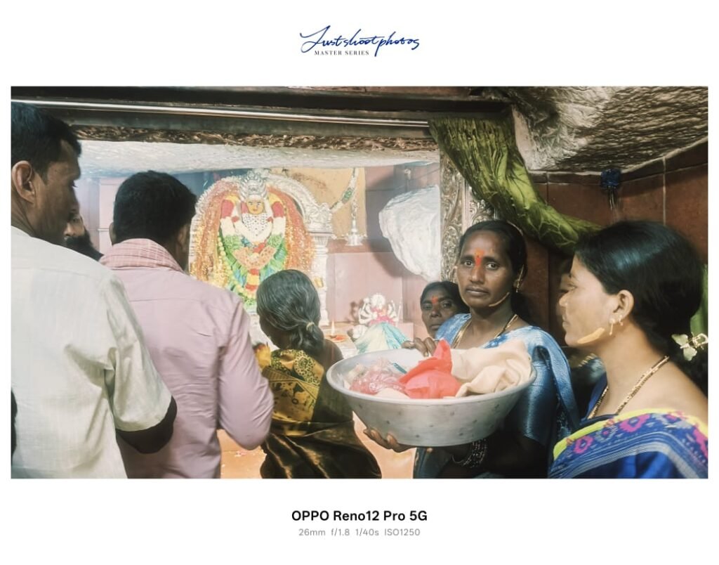 అమ్మవారి మొక్కు చెల్లించుకున్న హస్నాబాద్ బోయిని కళావతి క్రీ శె అడివయ్య&nbsp; ముదిరాజు కుటుంబం<br>