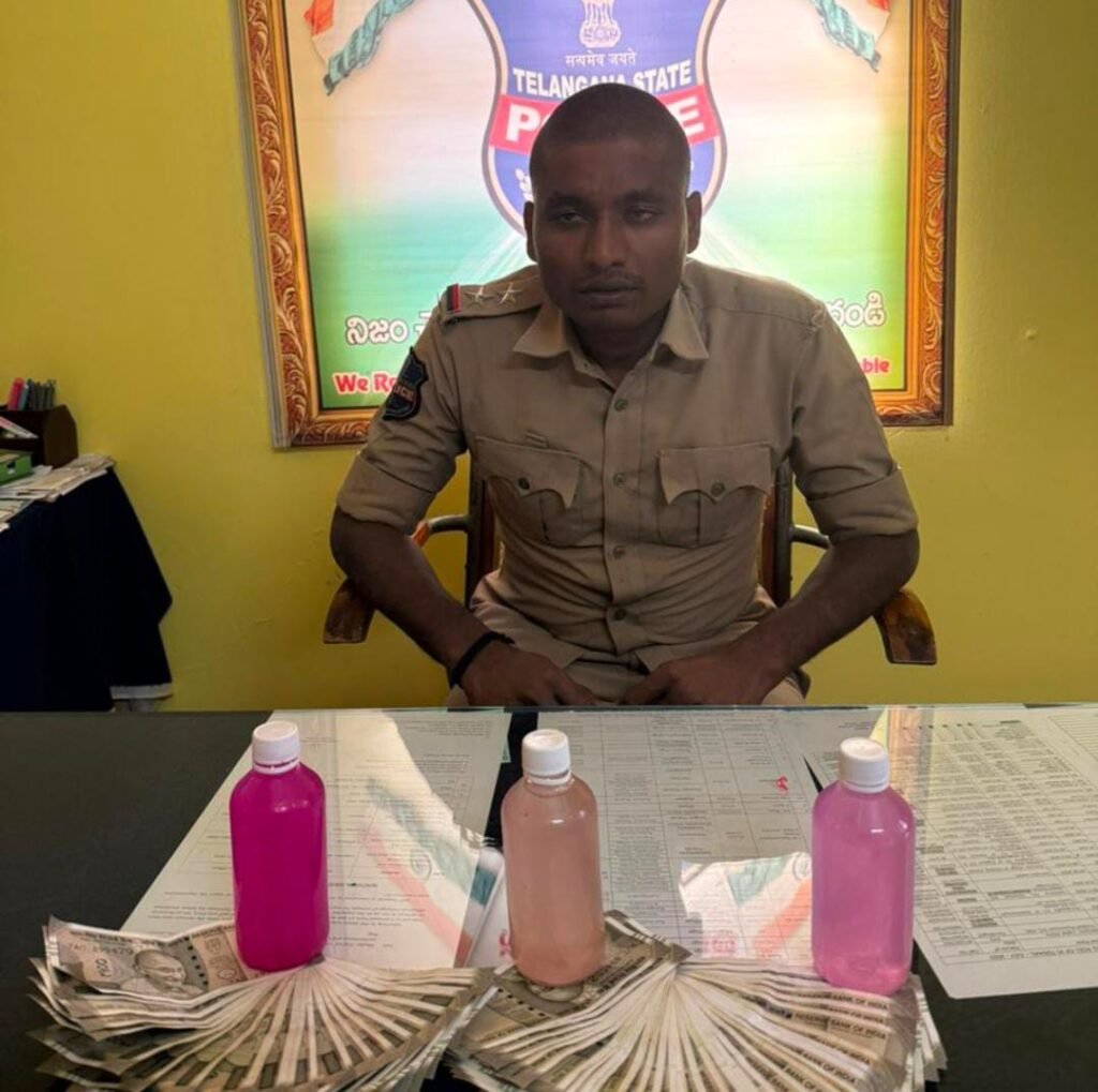 లంచంతీసుకుంటూ ఏసీబీకి చిక్కిన ఎస్సై