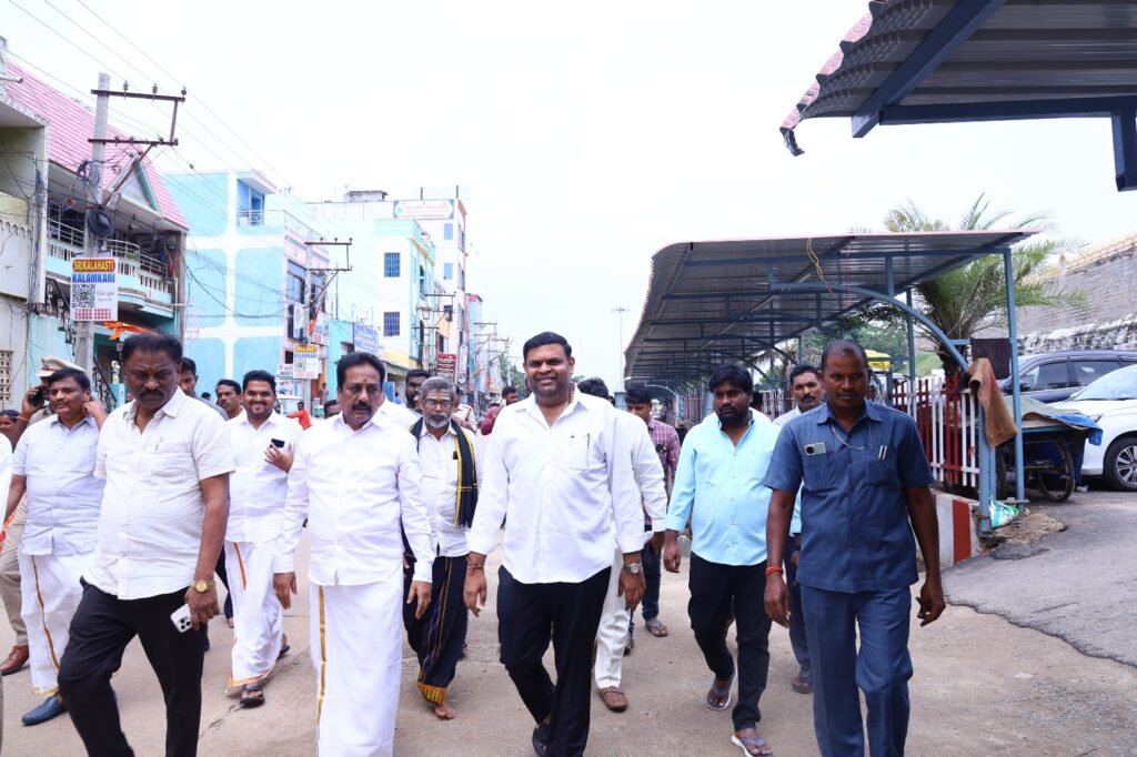 నది హారతి&nbsp; కార్యక్రమం&nbsp; ఏర్పాట్లను&nbsp; పరిశీలించిన ఎమ్మెల్యే బొజ్జల…