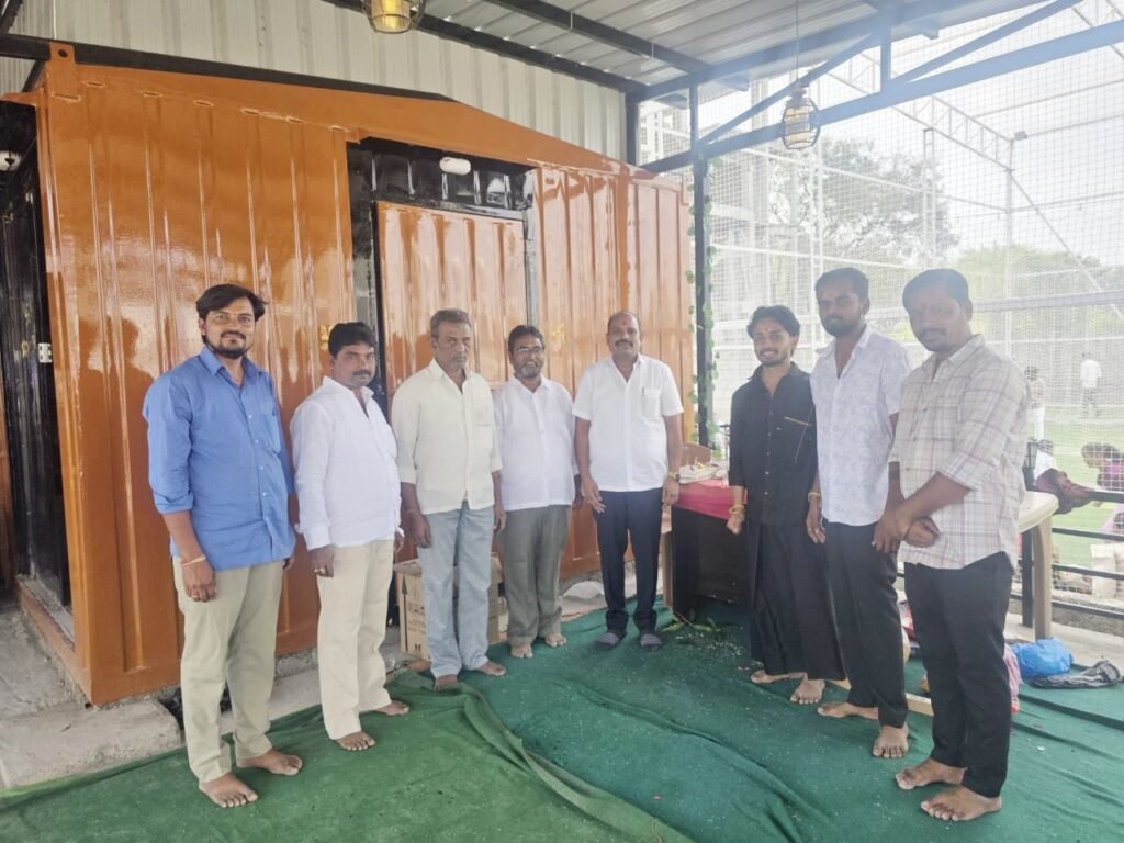 మూన్ లైట్ కేఫ్ అండ్ బాక్స్ క్రికెట్ ప్రారంభం&nbsp;