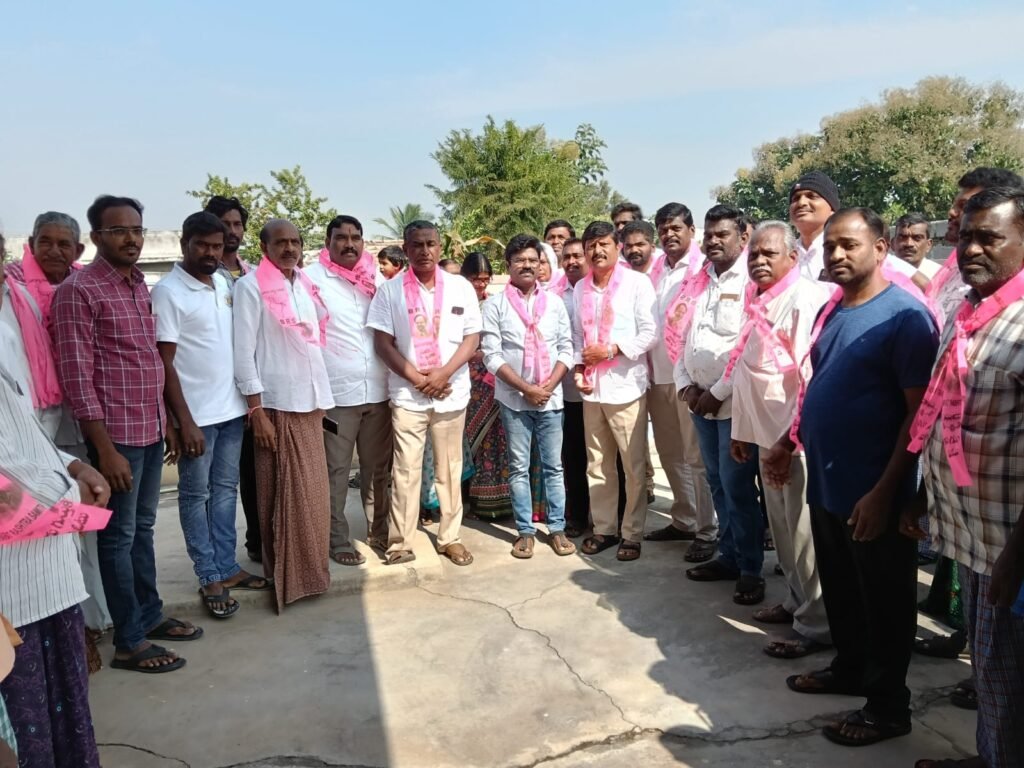 మాజీ ఎమ్మెల్యే రసమయి బాలకిషన్ ఆధ్వర్యంలో మాజీ సర్పంచుల చేరిక