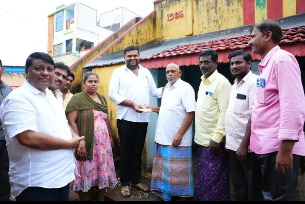 ఇంటింటికే వెళ్లి పింఛన్లు అందించిన ఎమ్మెల్యే బొజ్జల సుధీర్ రెడ్డి