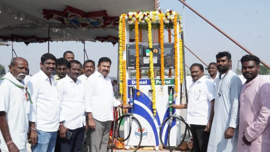 పెట్రోల్ పంపును ప్రారంభించిన ఎమ్మెల్యే కవ్వంపల్లి సత్యనారాయణ