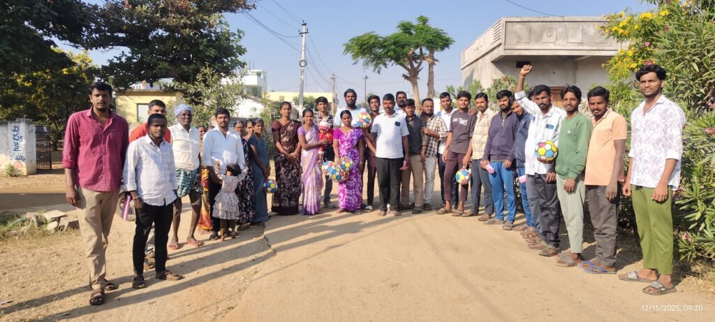 గ్రామఅభివృద్ధే లక్ష్యం:ఇంటింటాప్రచారంచేసిన బొమ్మ మల్లయ్య