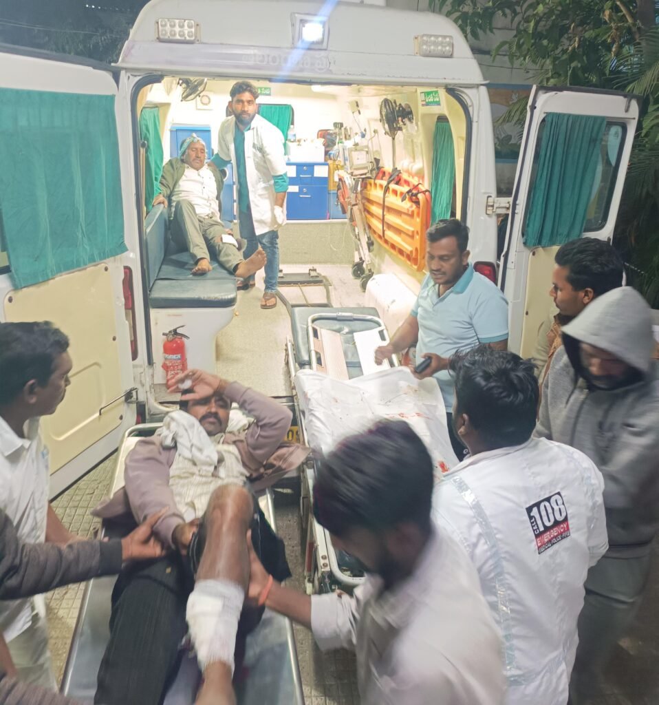 కొలనూరు గ్రామంలో ఘోర రోడ్డు ప్రమాదం<br>ద్విచక్ర వాహనంపై ఉన్న ఇద్దరిని ఢీకొట్టి పరారైన గుర్తు తెలియని వాహనం