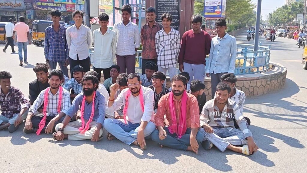 గురుకులాలపై కాంగ్రెస్ నిర్లక్ష్యం-విద్యార్థుల ప్రాణాలతో చెలగాటం