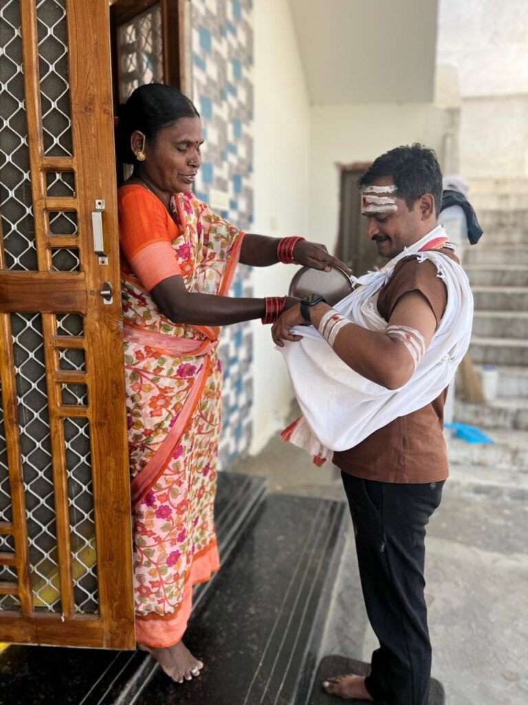 ఇచ్చిన మాట మెదక్నిలబెట్టుకున్న కుటుంబం… గ్రామాన్ని కదిలించిన సర్పంచ్ విజయం