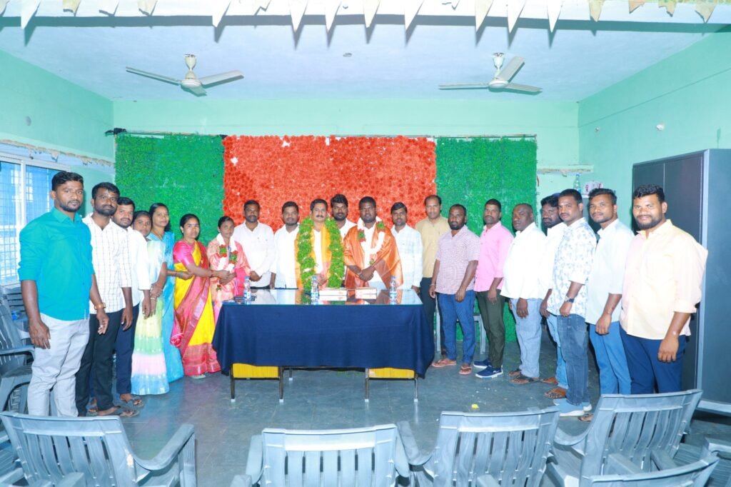 ప్రజల పాలనకు ప్రజా మద్దతు.నూతన సర్పంచ్‌కు ఘన సన్మానం