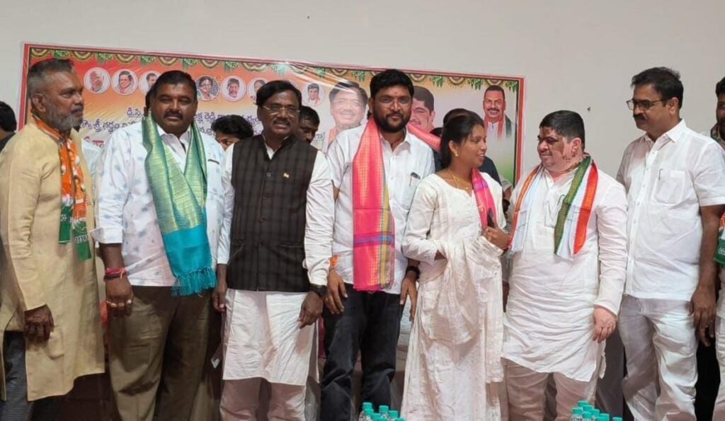 ప్రజాసేవే సర్పంచ్ ల ప్రధాన లక్ష్యంగా ఉండాలి