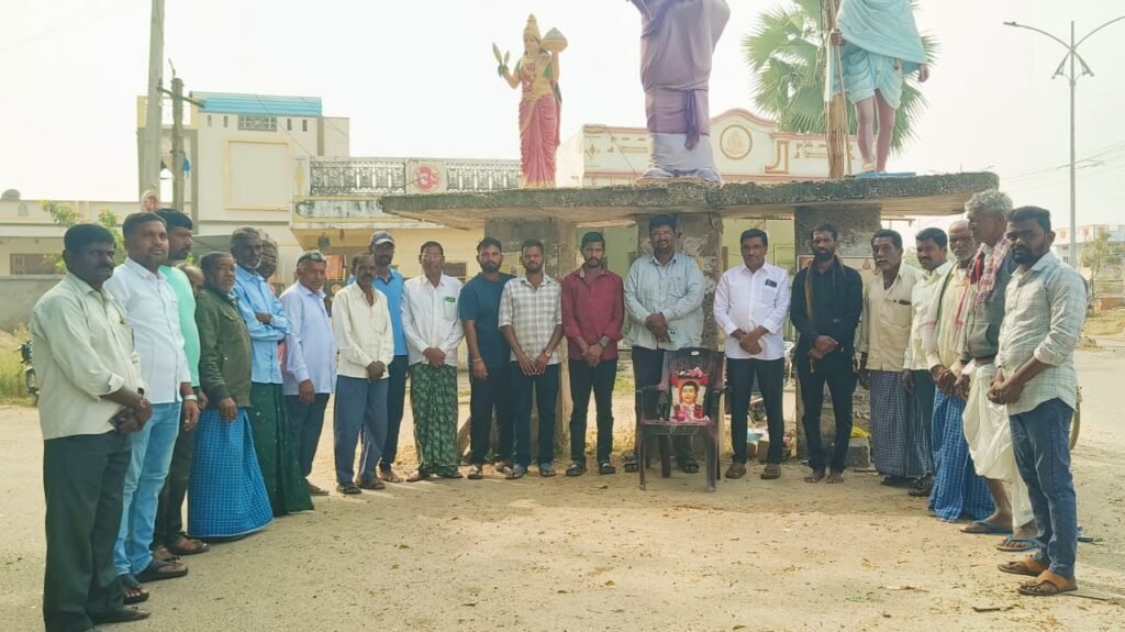 మహిళా విద్యకు మార్గదర్శకురాలు సావిత్రిబాయి పూలే జయంతి ఘనంగా