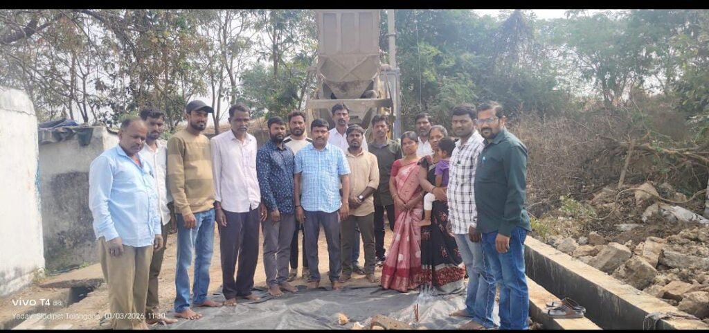 ఎస్సీ కాలనీలో సీసీ రోడ్డు పనులకు శ్రీకారం