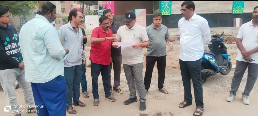 నిర్దేశిత గడువులోనే రోడ్ విస్తరణ పూర్తి చేయాలి