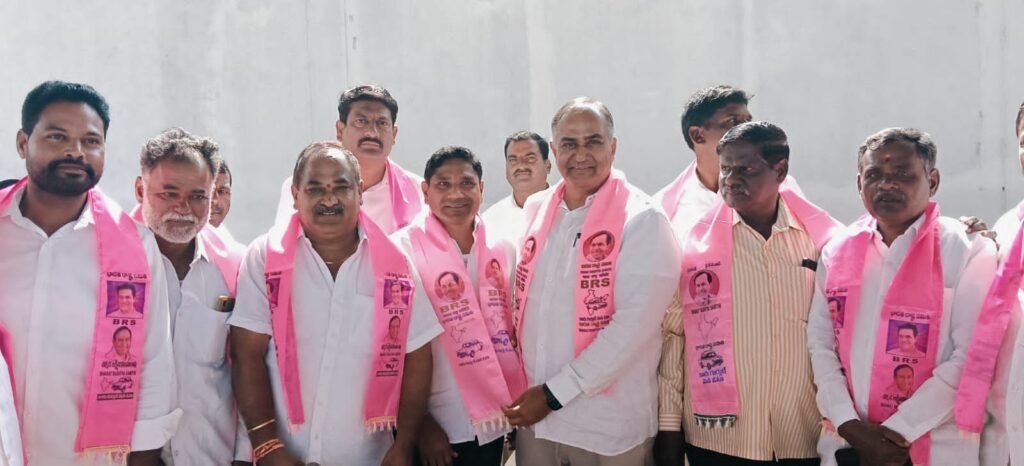 బిఆర్ఎస్‌లోకి భారీ చేరికలు గులాబీ గూటికి ఎన్ఆర్ఐ సింగం ప్రసాద్