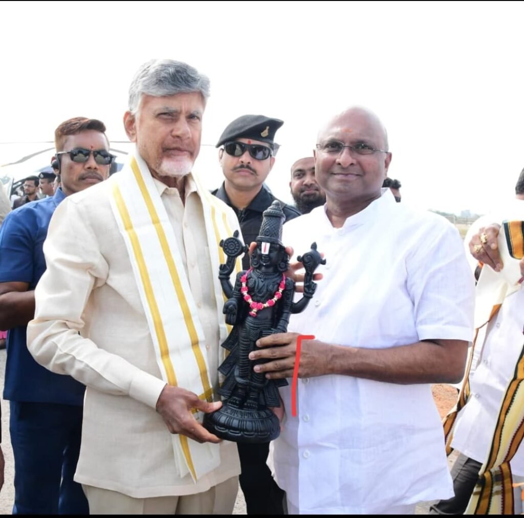 సీఎం కు ఘన స్వాగతం