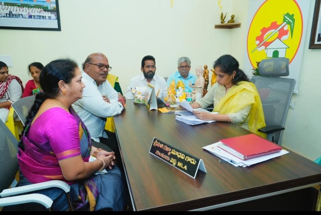 కార్యకర్తల సమస్యల పరిష్కారమే తన ప్రధాన బాధ్యత : ఎమ్మెల్యే గళ్ళా మాధవి