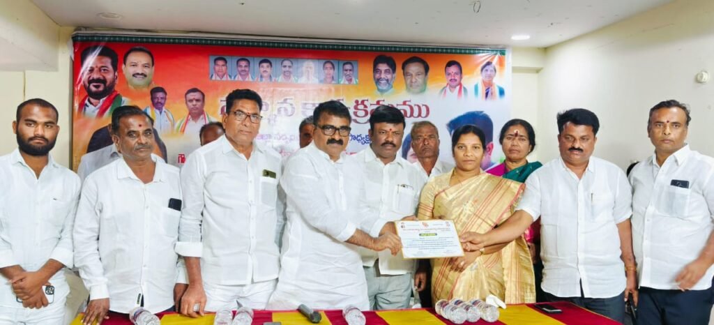 పార్టీలకు అతీతంగా గ్రామాభివృద్ధే ధ్యేయం -ఆవుల రాజిరెడ్డి.