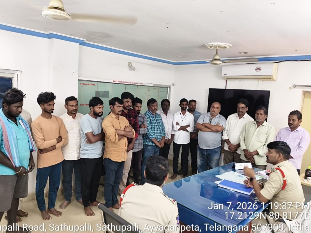 కోడిపందాలు నిర్వహిస్తే కఠిన చర్యలు తప్పవు ఇన్స్పెక్టర్ శ్రీహరి