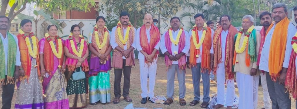 గొల్లగూడెం సర్పంచ్, ఉప సర్పంచ్ వార్డ్ ,మెంబర్లను ఎమ్మెల్యే&nbsp; చింతా ప్రభాకర్ సన్మానించారు