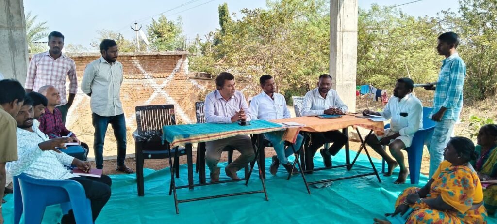 ఆదర్శ గ్రామంగా ఎంపికైన పెద్దాపూర్ తహశీల్దార్ శ్రీనివాస్