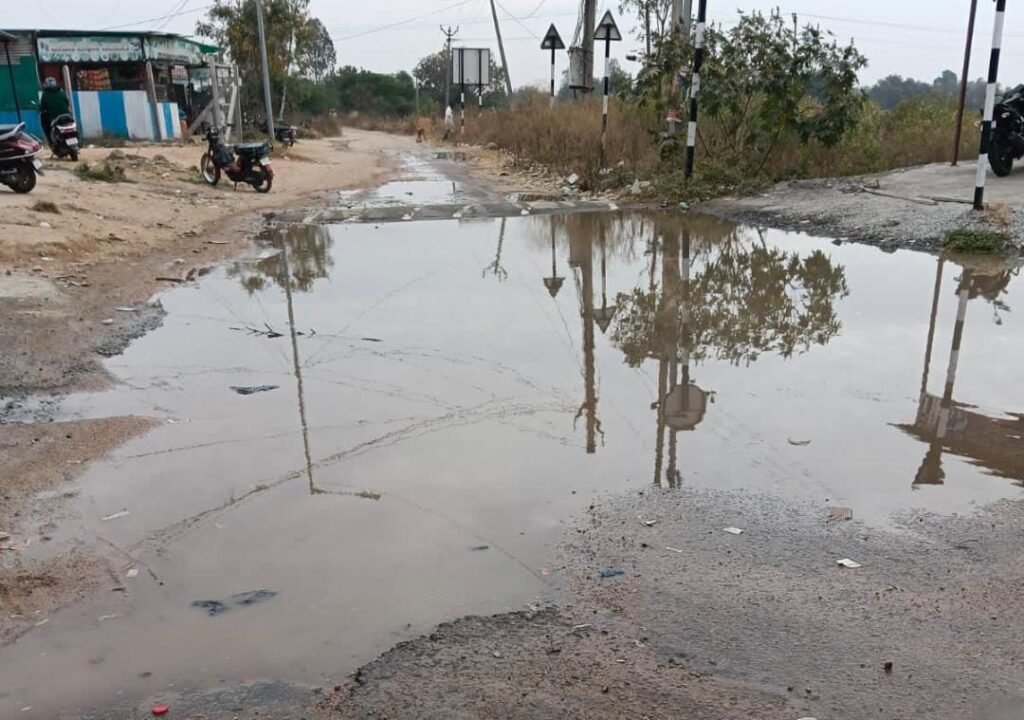 మిషన్ భగీరథ నీరు రోడ్డు పాలు …