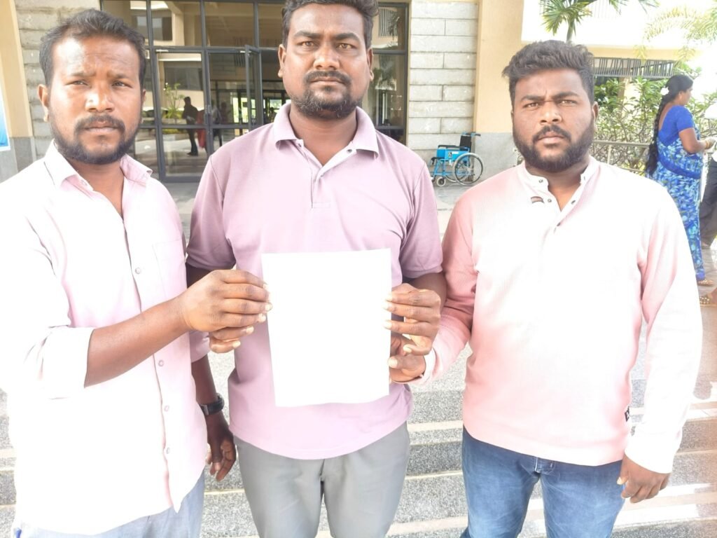 కొలనూర్ దుర్గమ్మ ఆలయం సమీపంలో వైన్ షాప్‌కు వ్యతిరేకంగా గ్రామస్తుల ఆందోళన