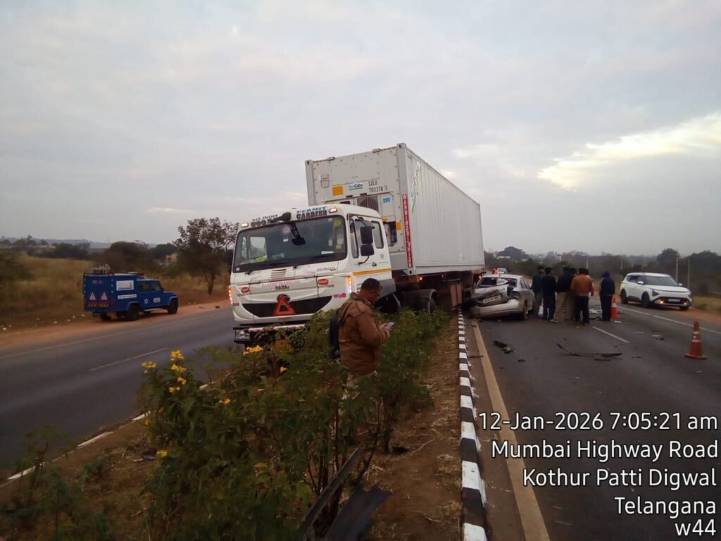 లింగంపల్లి వద్ద ఘోర రోడ్డు ప్రమాదం జరిగింది
