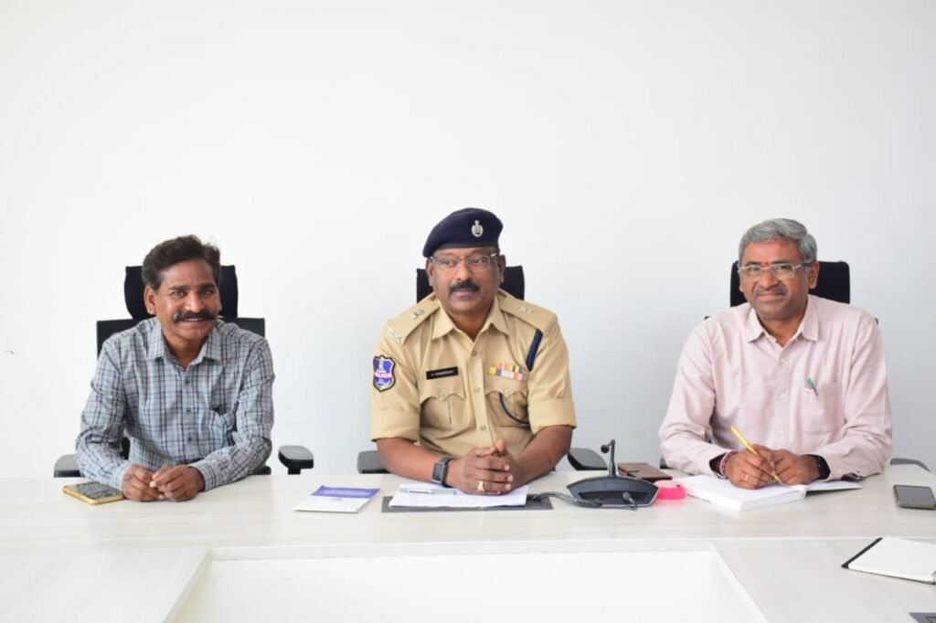 బాలకార్మిక వ్యవస్థపై పోలీసుల ఉక్కుపాదం-28 మంది బాలల రక్షణ