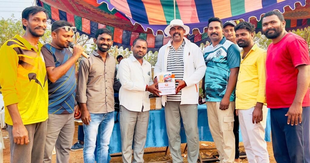 క్రీడాకారులకు చేయూతనిచ్చిన దుద్దెడ రాజు