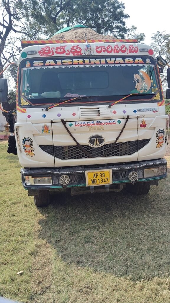 కల్లూరులో అక్రమ ఇసుక దందా