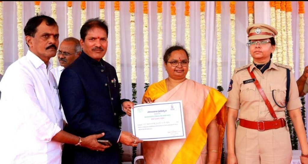 ఉత్తమ ప్రిన్సిపల్‌గా సత్యనారాయణరెడ్డికి అవార్డు