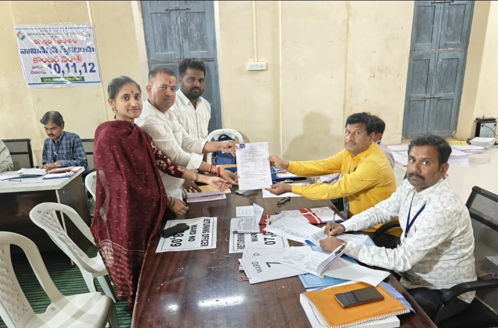 బిఆర్ఎస్ తరపున నామినేషన్ వేసిన విజయ్ బుజ్జి