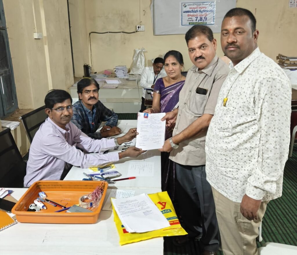 11వ వార్డు కాంగ్రెస్ పార్టీ అభ్యర్థిగా చీలపల్లి రుక్మిణి