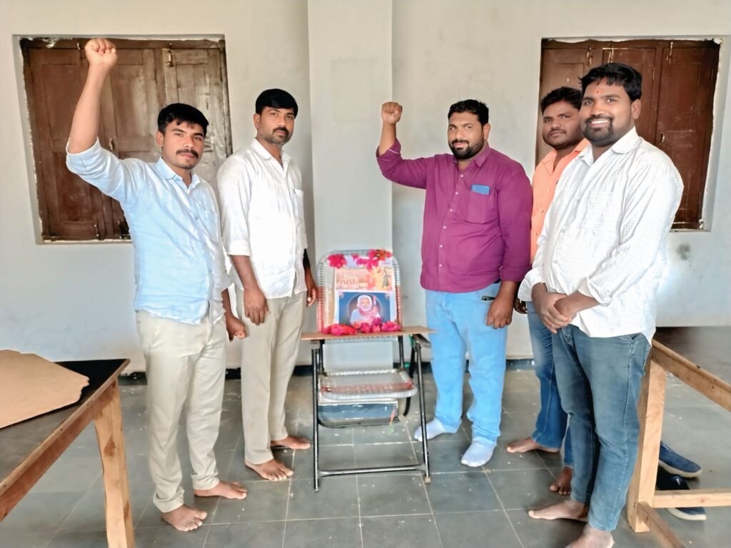 ఆటపాటలతో ప్రజలను చైతన్య పరిచిన గద్దర్