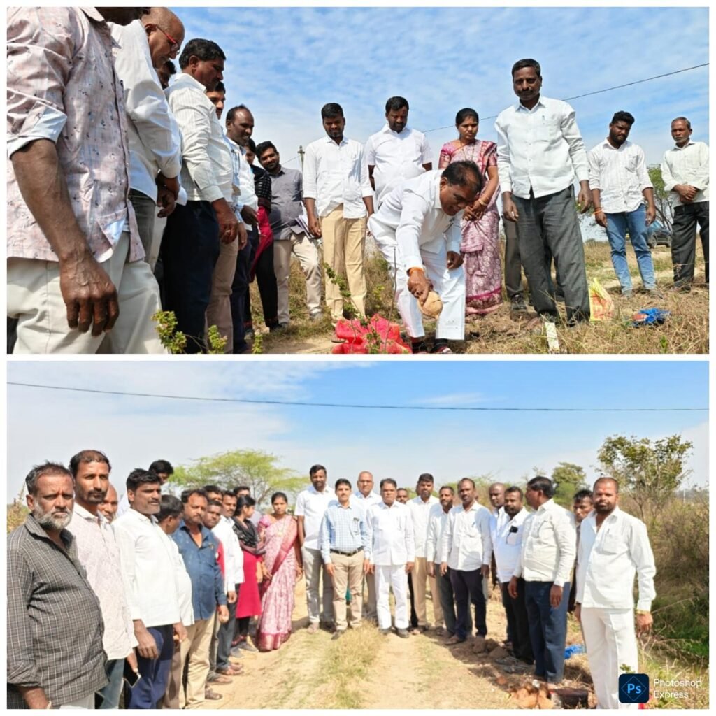 భూంపల్లిలో సీసీ రోడ్డు, కల్వాటు పనులకు భూమి పూజ