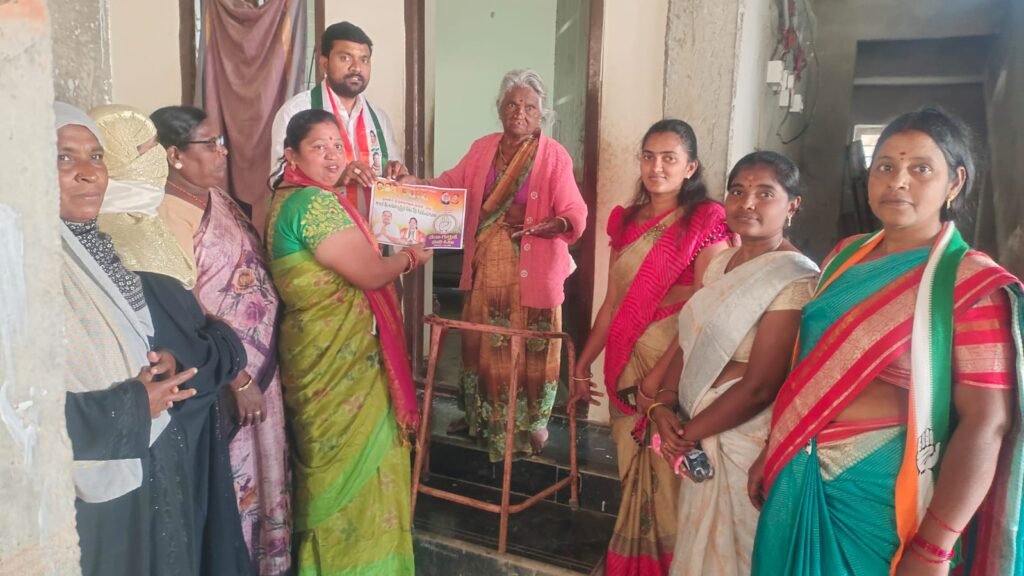 ప్రచారంలో దూసుకెళ్తున్న కాంగ్రెస్ పార్టీ అభ్యర్థి పులి మామిడి మమత రాజు