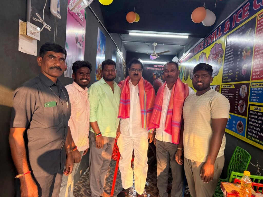 సిద్దిపేటలో ఘనంగా ప్రారంభమైన ‘శ్రీ వారాహి జ్యూస్ & ఐస్ క్రీమ్’-ప్రముఖుల సమక్షంలో రిబ్బన్ కట్