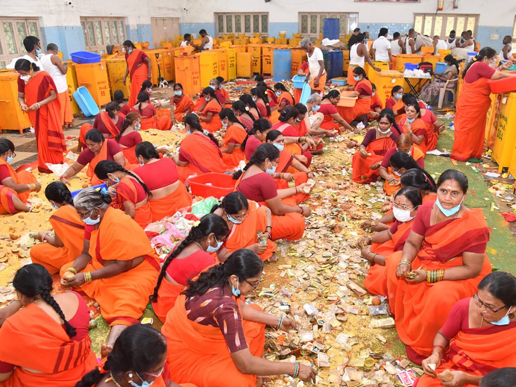 హుండీల్లో భక్తి ప్రవాహం…కోట్లలో మేడారం ఆదాయం