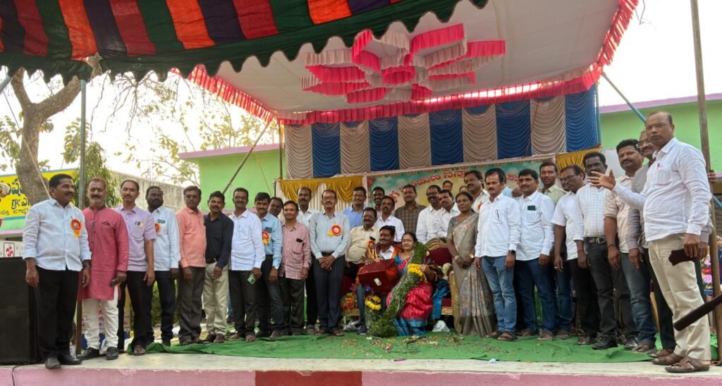 గుర్రం కృష్ణారెడ్డికి ఘనంగా ఉద్యోగ విరమణ సన్మానం