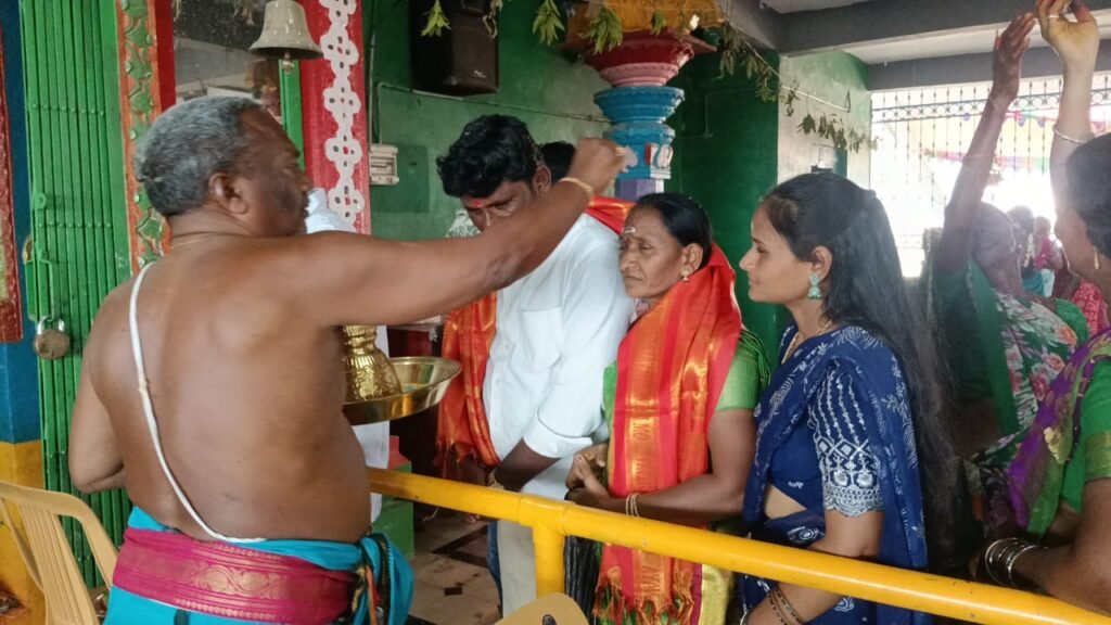 శ్రీలక్ష్మీ తిరుపతమ్మ తల్లి గోపయ్య స్వామివార్ల జాతరలో పాల్గొన్న సర్పంచ్<br>