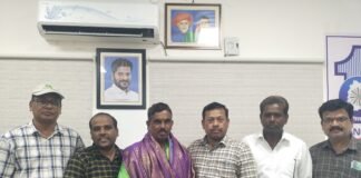 గ్రంధాలయ చైర్మన్ చంద్రం గారికి ఘన సత్కారం