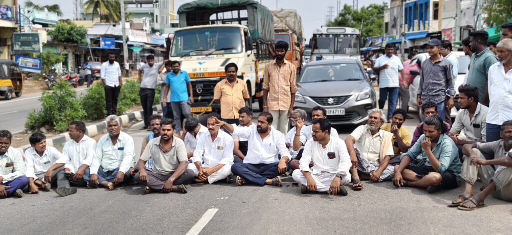 అకాల వర్షాలతో అన్నదాతలకు అపార నష్టం.