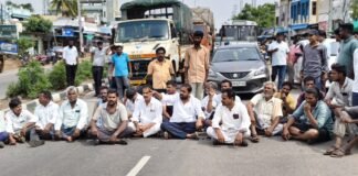 అకాల వర్షాలతో అన్నదాతలకు అపార నష్టం.