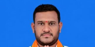 ప్రధాని మోదీ ఫోటో వేశాకే రేషన్ కార్డులు ఇవ్వాలి