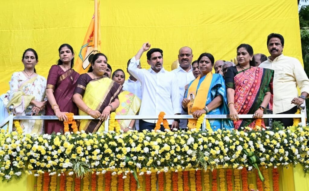 ఎన్టీఆర్ విగ్రహానికి ఘన నివాళులు
