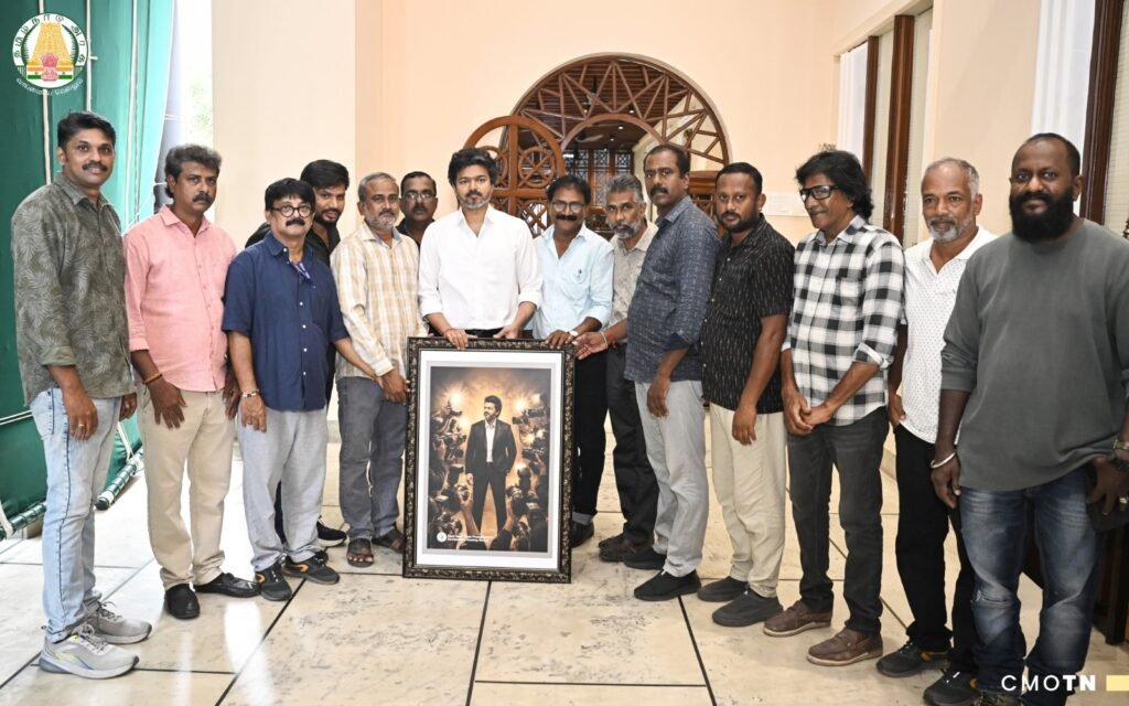 ఫోటోగ్రాఫర్ల సేవలు అమూల్యం