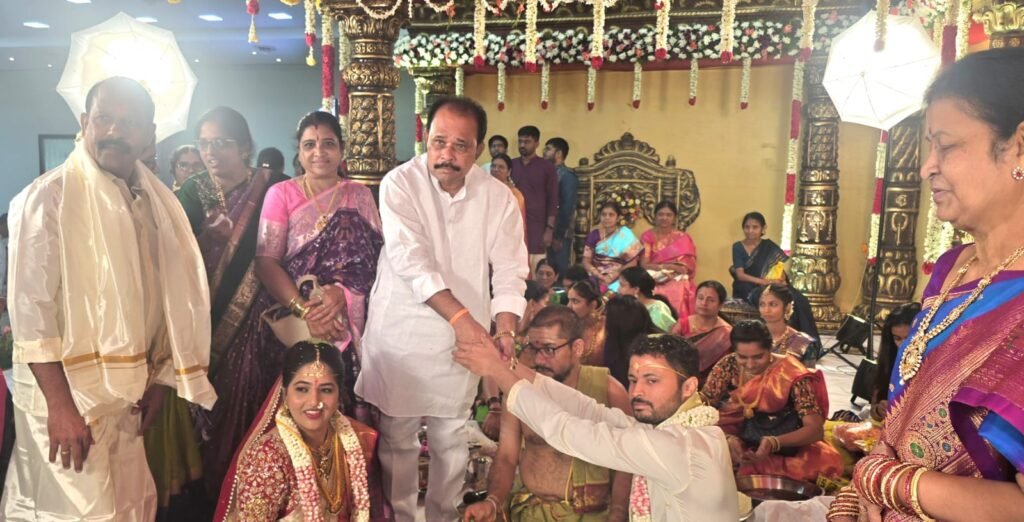 పులి వారి కళ్యాణ వేడుకల్లో రెడ్యం దంపతులు