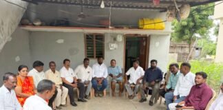 రిపోర్టర్ పుల్ల రవితేజ ను పరామర్శించిన పుల్ల ఫ్యామిలీ సభ్యులు